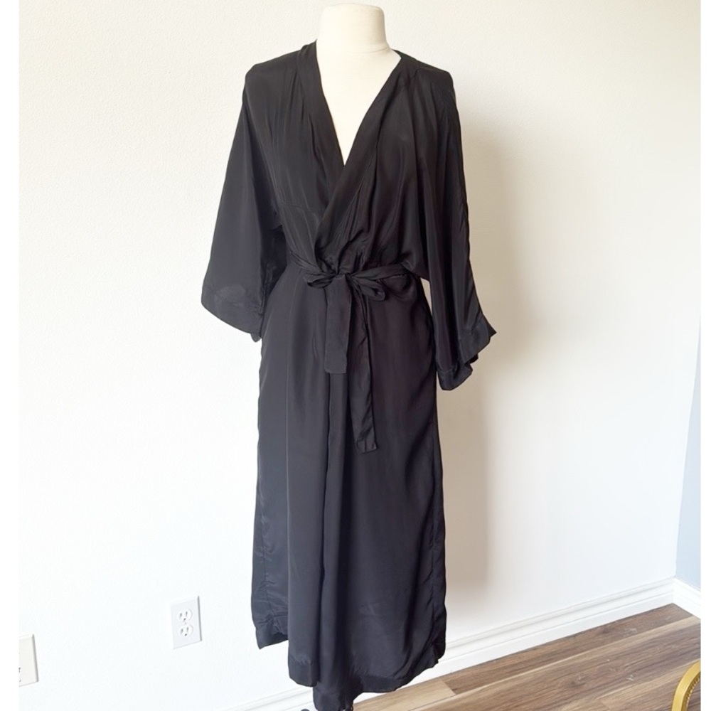 Natalie Martin Silk  Black Long Sleeve Robe - Picture 8 of 11
